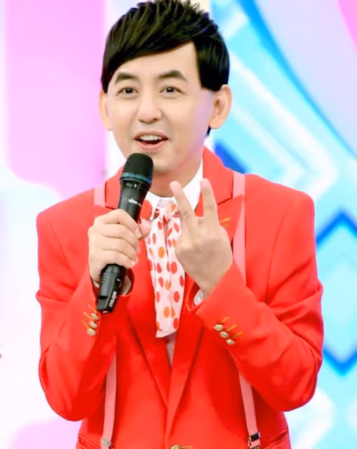 49歲黃子佼首當爸！開派對揭曉胎兒性別，得知是女兒驚訝到張大嘴