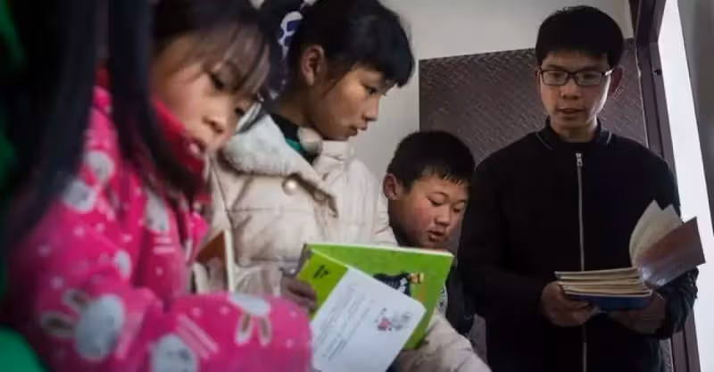 哥哥一輩子單身供妹妹上大學，妹妹年薪百萬後，哥哥後悔撫養妹妹