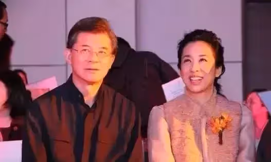 豪門媳婦待遇大不相同!霍家三個兒媳名字都是疊字「郭晶晶被感激下嫁霍家」 而她不受重視「連婚禮都沒有」