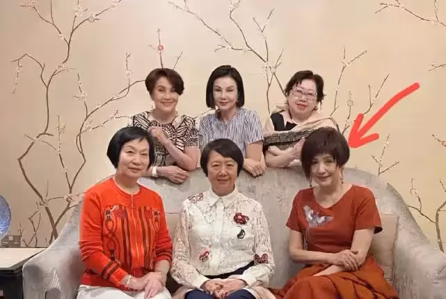 豪門媳婦待遇大不相同!霍家三個兒媳名字都是疊字「郭晶晶被感激下嫁霍家」 而她不受重視「連婚禮都沒有」