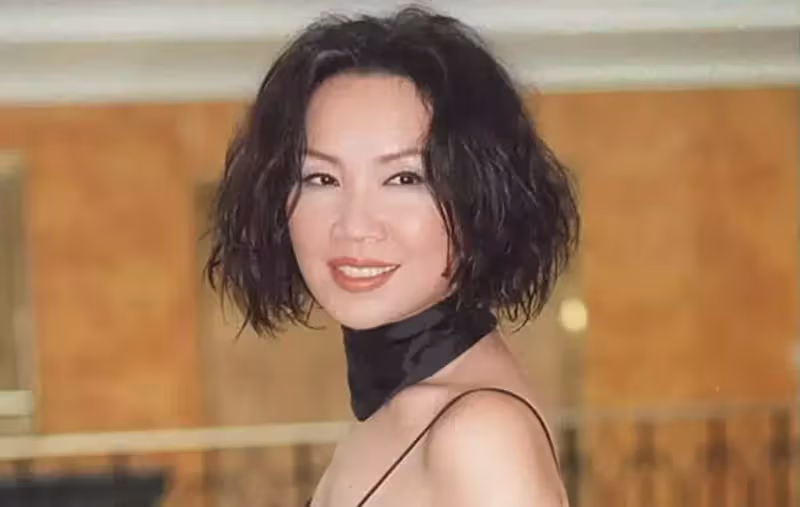盼不到丈夫回頭!傳奇歌后2次被離婚「夫求放過他」含淚苦吞背叛 「把愛全給兒子」69歲不再為男人活