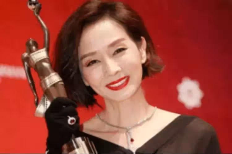 「港圈女神」毛舜筠，她是張國榮唯一求過婚的人，60歲依舊美豔，卻一直活在後悔之中