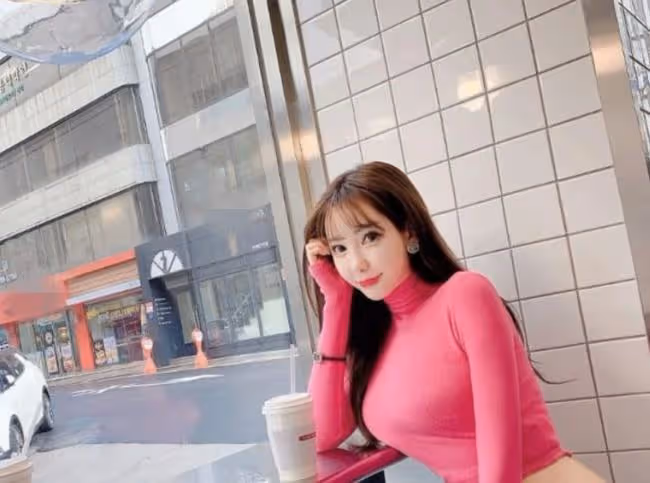 陳冠希前女友宣布改名！曾與多位富豪相戀，26歲生活越來越富貴