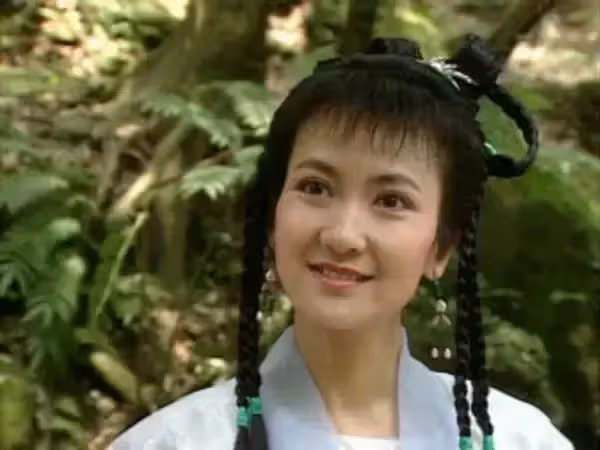 當紅隱退嫁富商！婚姻被插足「失去孩子被判無法生育」又離婚　堅強撐過「與養女相依為命」64歲現況曝光