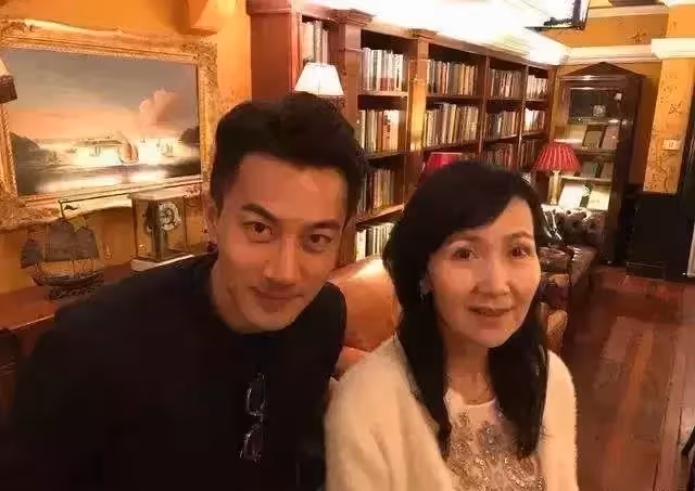 當紅隱退嫁富商！婚姻被插足「失去孩子被判無法生育」又離婚　堅強撐過「與養女相依為命」64歲現況曝光