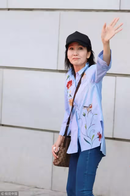 當紅隱退嫁富商！婚姻被插足「失去孩子被判無法生育」又離婚　堅強撐過「與養女相依為命」64歲現況曝光