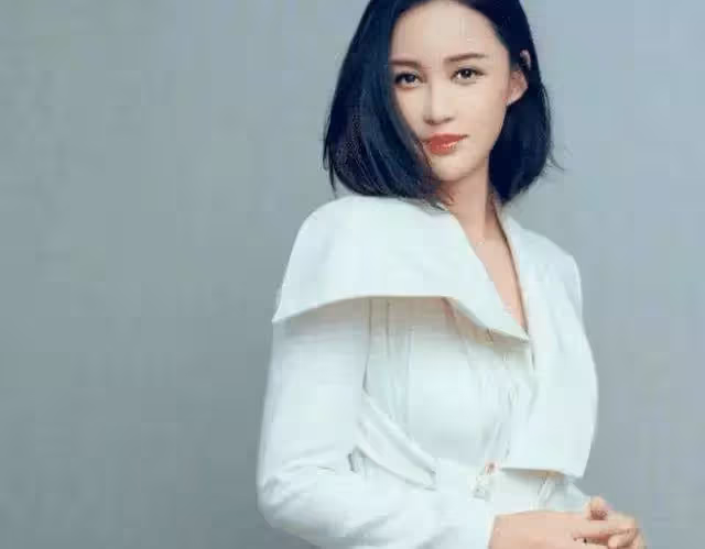 40歲的張歆藝三年內結兩次婚，與前夫好兄弟二婚「生活幸福」，前夫評價：噁心