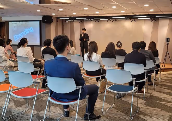 港姐陳芷菁回內地工作,用外賣軟體點餐感嘆太方便,已離開TVB