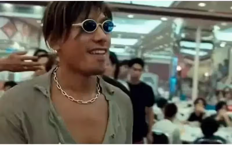 他曾為拍《古惑仔》腳踩關公像，事後花36萬,再吃齋3個月贖罪，如今的他已無霸氣！
