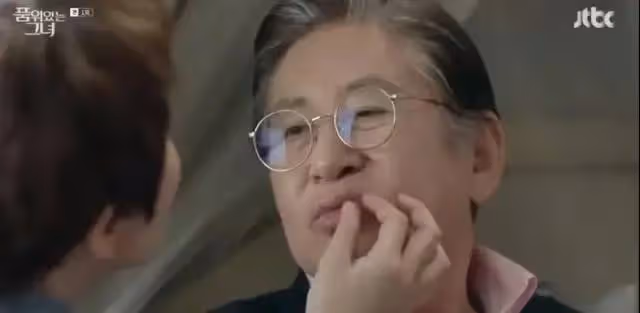 強迫小39歲女友墮胎被告,影帝76歲老父親這教科書式的渣男戲碼……