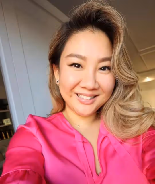 鄭少秋女兒男友曝光，長相粗糙還油膩，有點像低配版張若昀！
