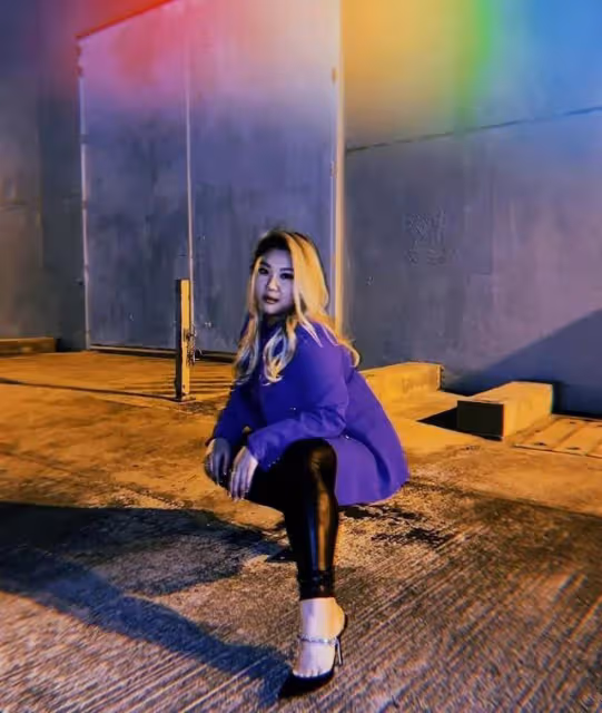 鄭少秋女兒男友曝光，長相粗糙還油膩，有點像低配版張若昀！