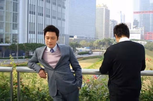 男神崩壞?59歲知名港星拍片扮韓團出道,遭網友吐槽昔日氣質不再