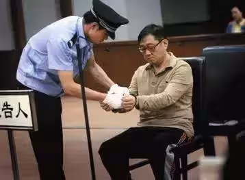 被寵愛23年！從未做過家務 連內衣都是丈夫洗 丈夫被關後「她為夫還債3000萬」