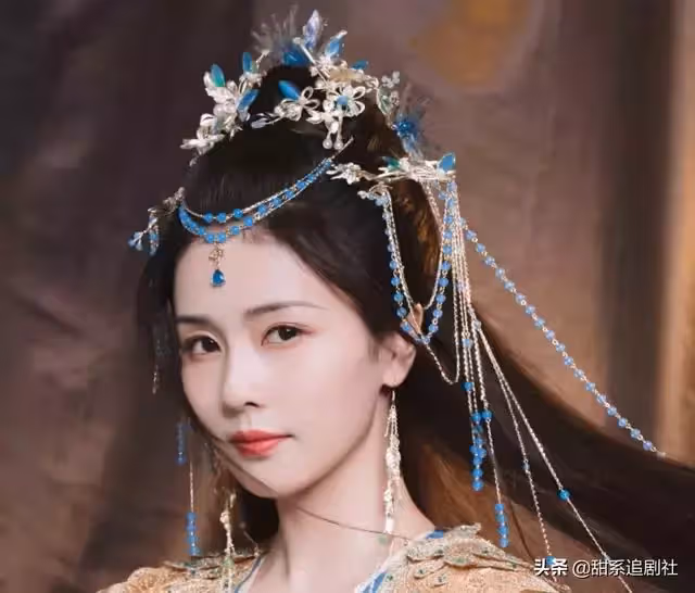 《長月燼明》147天後白鹿殺青，一人分飾三角，造型就已經贏了