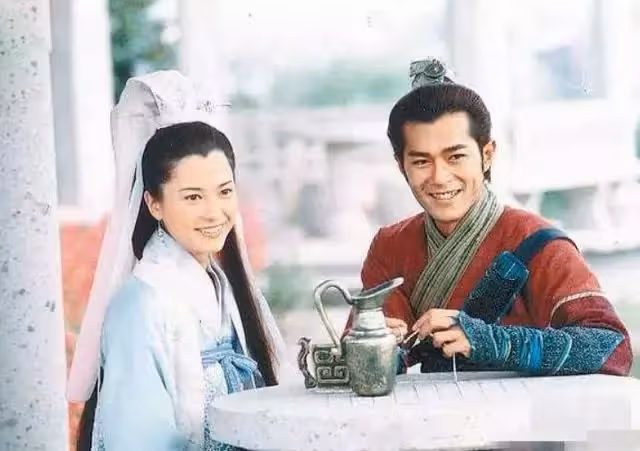 混血港姐棄豪門嫁農村！因認錯臉結緣窮小子　倒貼丈夫3套房「將公婆當孩子寵」