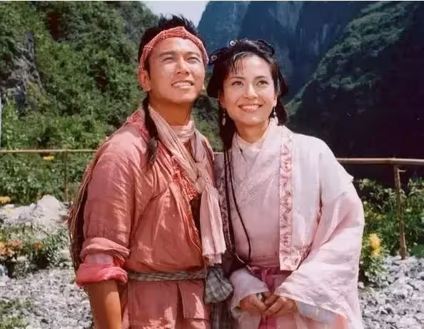 混血港姐棄豪門嫁農村！因認錯臉結緣窮小子　倒貼丈夫3套房「將公婆當孩子寵」