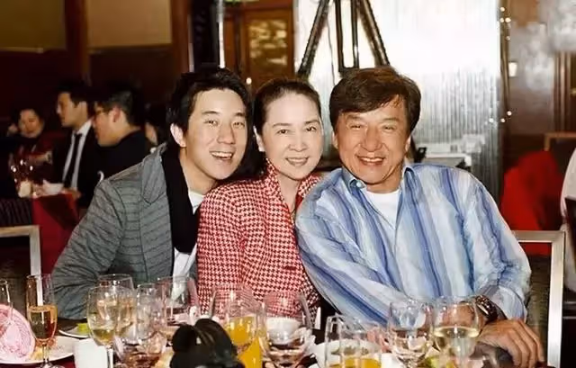 最大度賢妻低調護家！林鳳嬌揭「昔原諒成龍始末」太偉大了　「38年婚讓變心尪服氣」話語中見證高明處