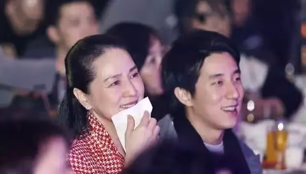 最大度賢妻低調護家！林鳳嬌揭「昔原諒成龍始末」太偉大了　「38年婚讓變心尪服氣」話語中見證高明處