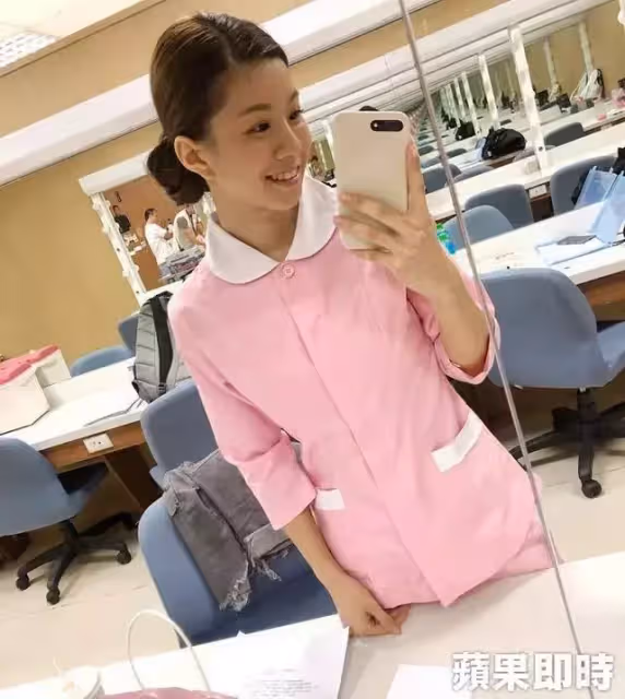 8點檔大反派王中皇私下超暖！ 他「22歲正妹女兒」曝光超吸睛 力拚出道出演《大時代》