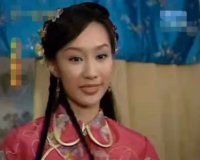 41歲女星自曝曾遇潛規則！被導演熊抱強吻敲房門，拒絕後慘被報復