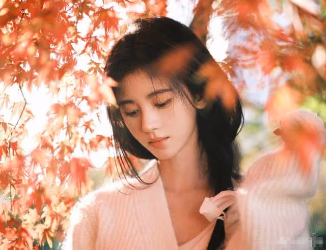 鞠婧禕曬美照反被懟，用口罩扎頭髮被指是反面教材，昔日言論遭扒