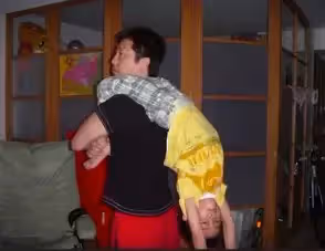 不捨兒子太快長大!哈林「淚崩認為父放不下」:不顧我反對 「2張老照片+4字祝福」感動全網