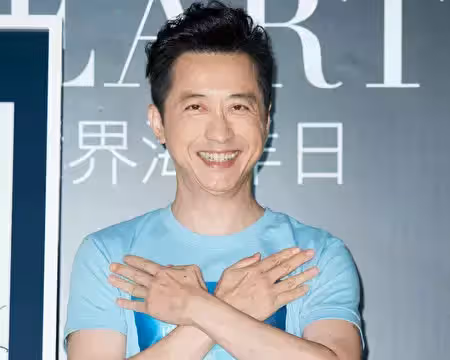不捨兒子太快長大!哈林「淚崩認為父放不下」:不顧我反對 「2張老照片+4字祝福」感動全網