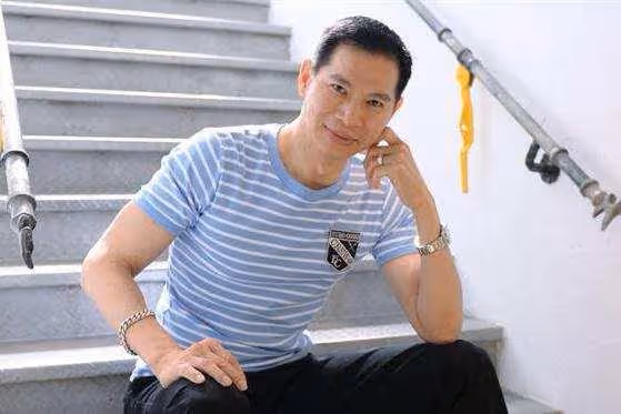 59歲老戲骨新劇演張智霖父親，曾有結紮念頭，回歸幕前專門去植髮