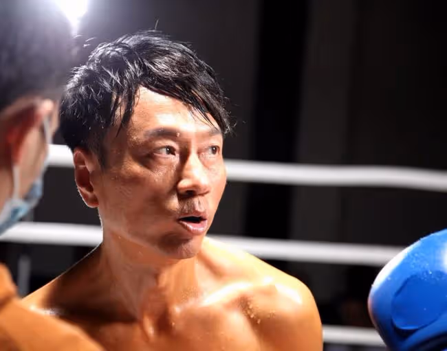 佩服！57歲TVB三屆視帝為新劇激減20磅，苦練一身肌肉上陣打擂台