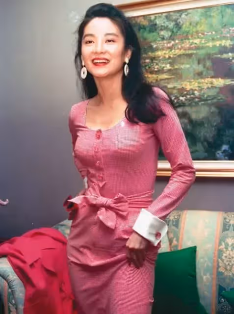 沒走歪星二代！林青霞愛女「不要爸媽豪宅股份」跑去當打工仔　「靠自己闖出一片天」網讚教得好
