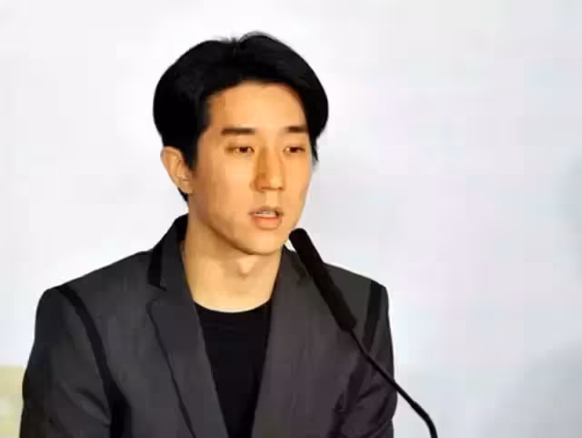 房祖名罕曬四千萬豪宅內景，裝修奢華像皇宮，自帶電梯「直升直降」到達臥室，餐廳像五星級酒店，網友：太會享受生活了