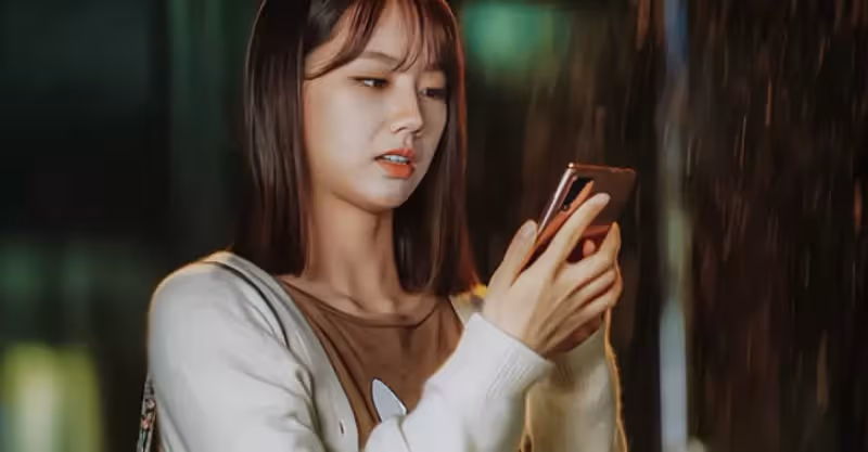 丈夫出軌閨蜜，妻子不聞不問，閨蜜卻哭訴：分手，她的狠我知道