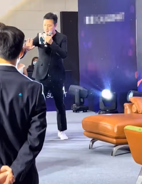 58歲陶大宇縣城跑商演台型足，網友不禁感慨：竟落魄至此