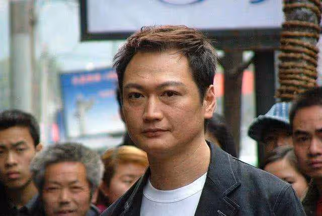 58歲陶大宇縣城跑商演台型足，網友不禁感慨：竟落魄至此