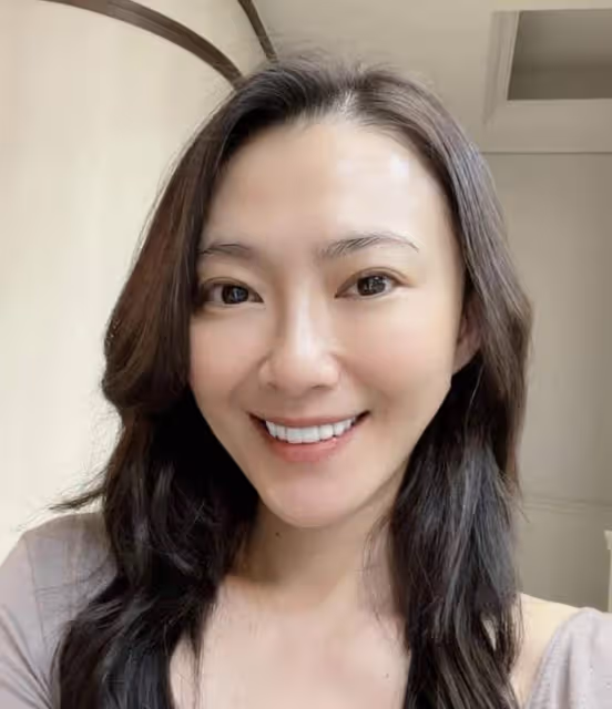 44歲女星怒斥無良商家太噁心，盲父買水果被熟人騙，吃下長蟲梅子