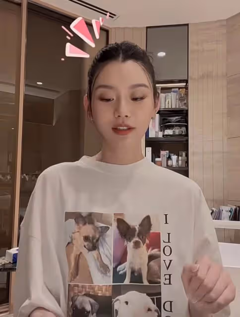 奚夢瑤曬女兒定製款口水巾！花費上千元豪購13條，身後護膚品搶眼