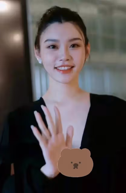 奚夢瑤曬女兒定製款口水巾！花費上千元豪購13條，身後護膚品搶眼