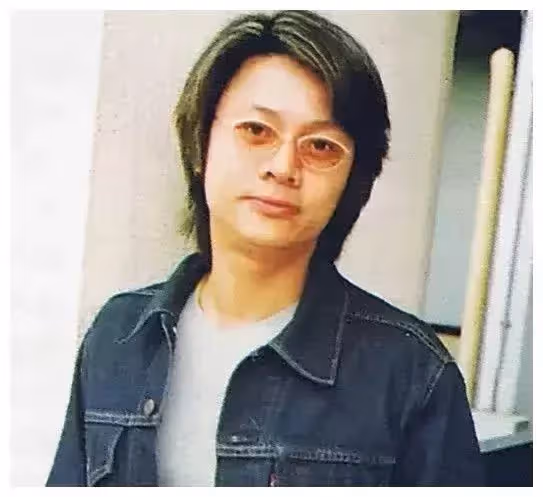為救妻子花光積蓄！昔亞視一哥「為照顧患病妻子」甘願拋下名利　攜手36年「無兒無女」恩愛如初