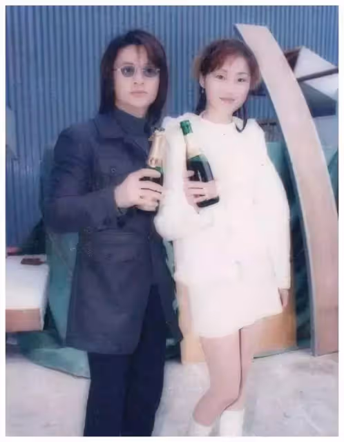 為救妻子花光積蓄！昔亞視一哥「為照顧患病妻子」甘願拋下名利　攜手36年「無兒無女」恩愛如初