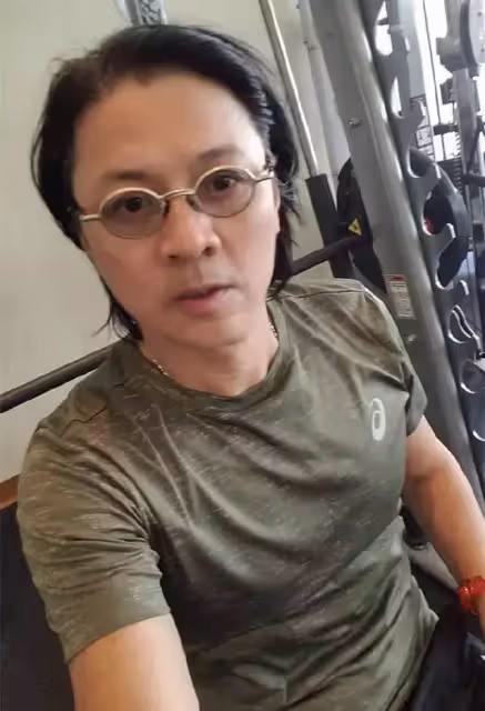 為救妻子花光積蓄！昔亞視一哥「為照顧患病妻子」甘願拋下名利　攜手36年「無兒無女」恩愛如初