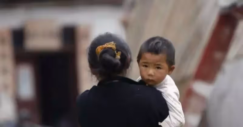 孫女跟外婆親，婆婆很是吃醋，兒媳：婆婆，誰讓你不願意帶她的