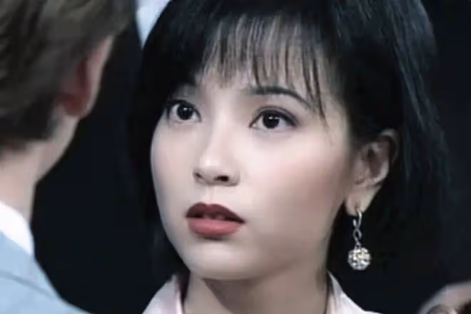TVB女星傅明憲直言不會移民！51歲單身無兒女，家人都在國外生活
