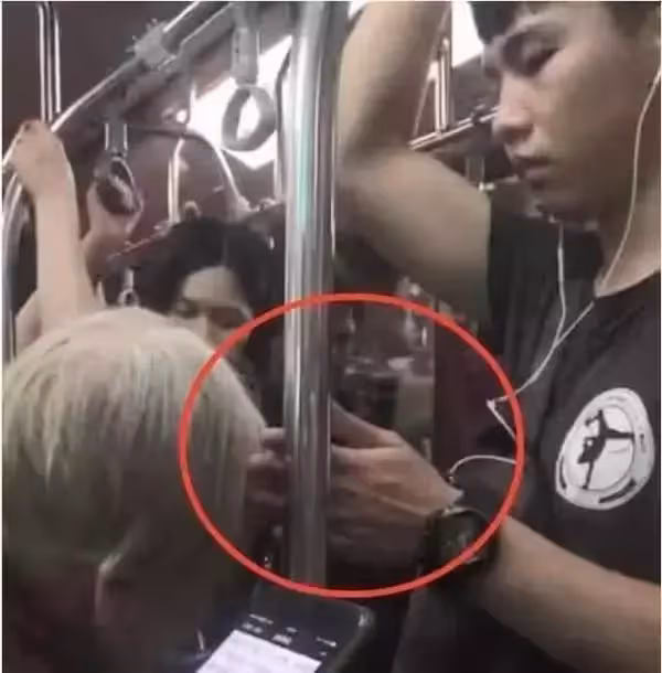 捷運最暖小哥！聽耳機犯困「手卻默默撐著」，被曝光後爆紅「獲10萬粉絲」網：最好的炫富就是教養