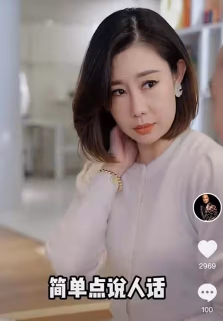 甜蜜！63歲知名港星頻與小26歲嬌妻秀恩愛，結婚多年仍像在熱戀期