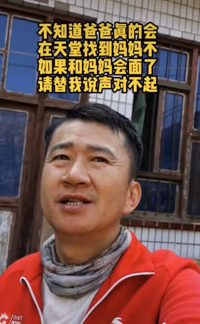 38歲李嘉明回鄉下出生地，破舊髒亂堆滿乾柴，父母已去世物是人非