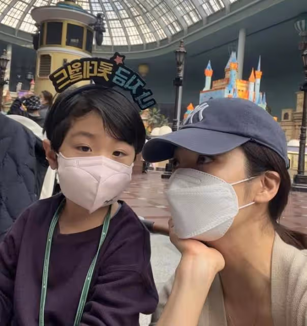 韓星蔡琳罕曬兒子正臉，眉眼像極高梓淇，跨國模範夫妻已離婚一年