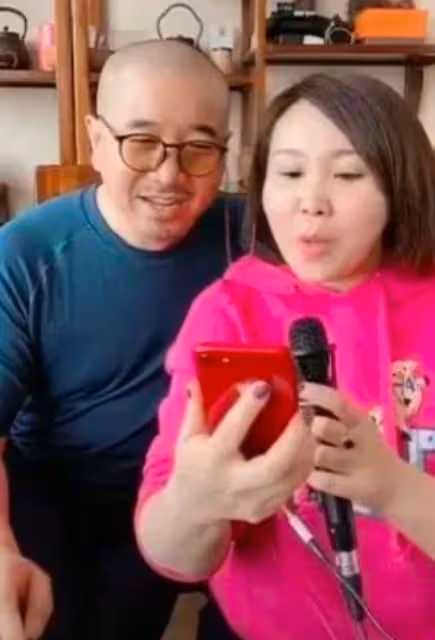 李琳透露本山傳媒薪資,老公想要開直播卻被罵,劉能角色都被換了