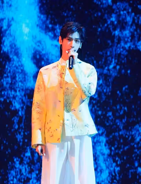 這9位男神曾是男團愛豆！羅雲熙兩團體都解散，任嘉倫為了追星立志當愛豆
