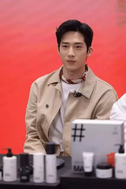 這9位男神曾是男團愛豆！羅雲熙兩團體都解散，任嘉倫為了追星立志當愛豆